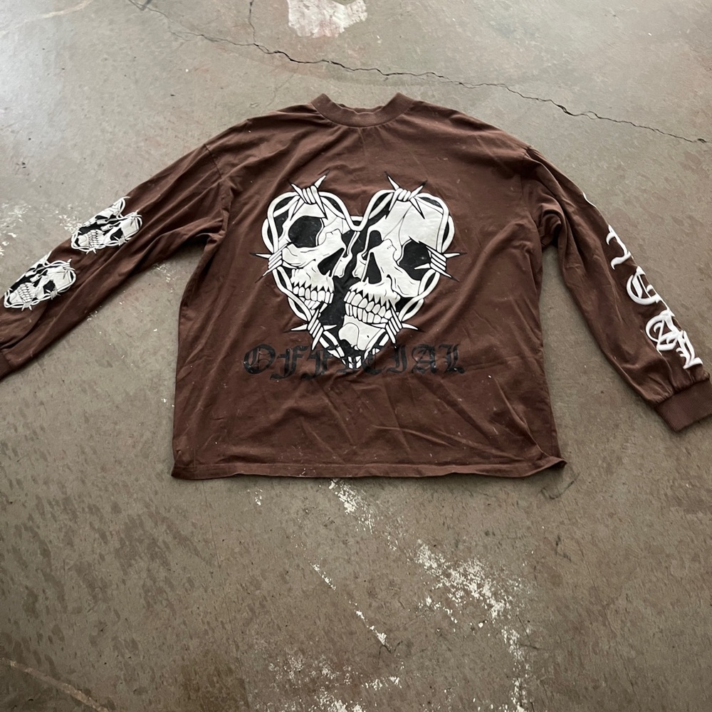 Edgy Brown Long Sleeve Skull Graphic Tee